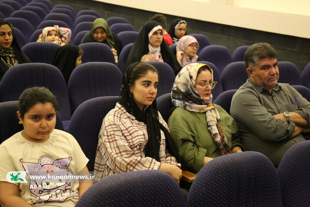 خانواده‌ها و نوجوانان بوشهری با آسیب‌های اجتماعی و چالش‌های فضای مجازی آشنا شدند
