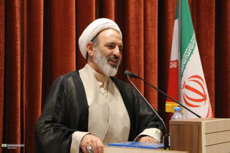 پیامبر اکرم (ص)، الگوی اخلاق و مهربانی برای نسل امروز است