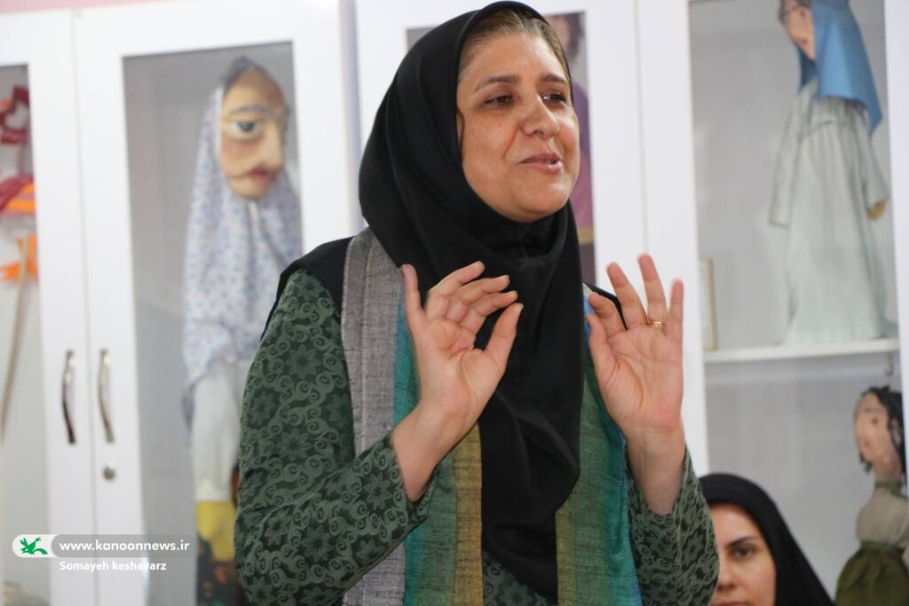 1336913-1 سلسله نشستهای تخصصی توانمندسازی مربیان کانون شیراز کلید خورد