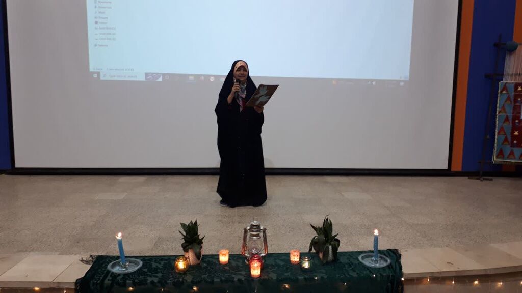 1336924-1 تجلیل از برگزیدگان جشنواره سرزمین مادری کانون کرمانشاه در ویژهبرنامه هفته وحدت مرکز شماره ۱۱