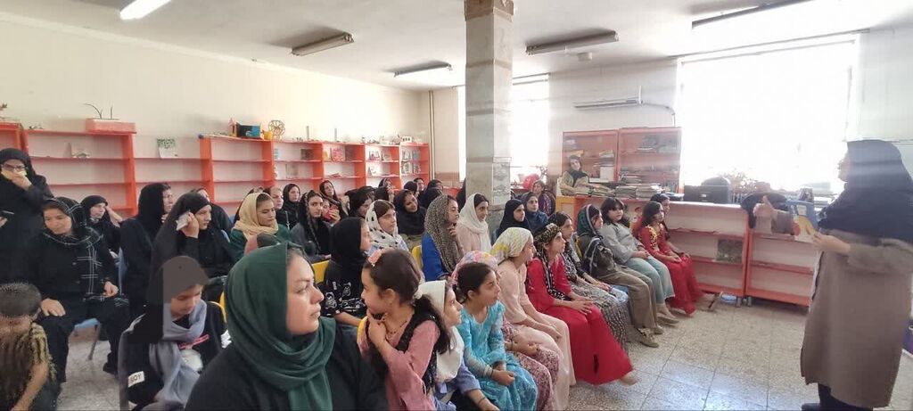 1337339-1 جشن میلاد پیامبر (ص) و هفته وحدت در مرکز سرپلذهاب