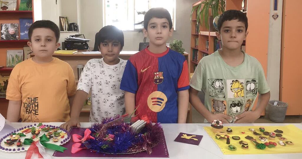 1337357-1 نمایشگاه دستان کوچک در مرکز شماره ۱ صحنه