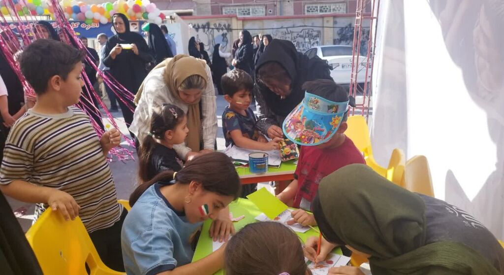 1337370-1 غرفه مرکز شماره ۱۳ کانون کرمانشاه در جشن میلاد پیامبر (ص)