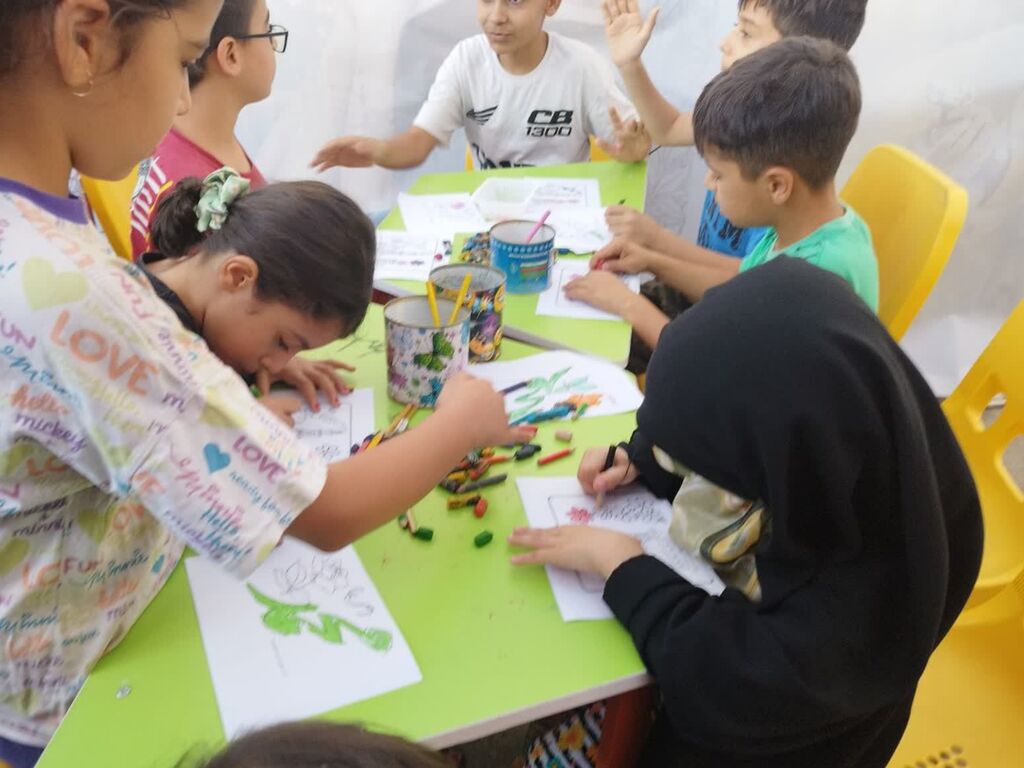 1337374-1 غرفه مرکز شماره ۱۳ کانون کرمانشاه در جشن میلاد پیامبر (ص)