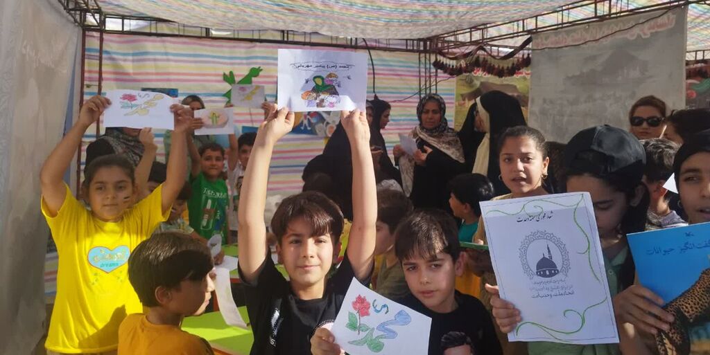 1337376-1 غرفه مرکز شماره ۱۳ کانون کرمانشاه در جشن میلاد پیامبر (ص)