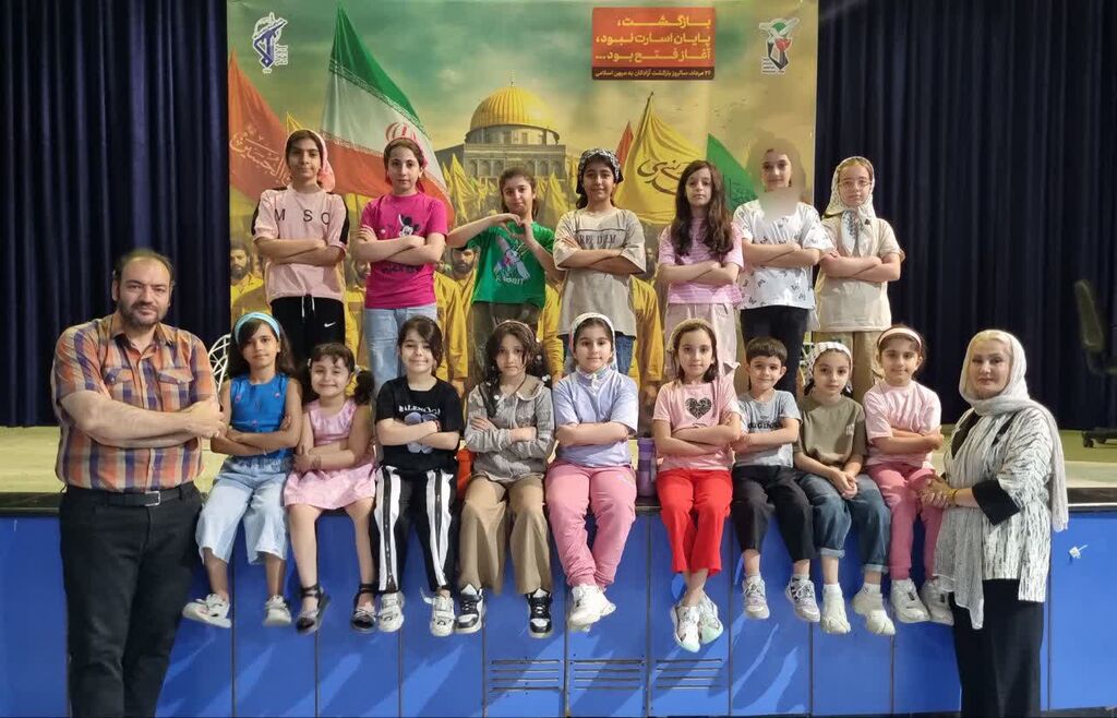 1337453-1 نشست اعضای کارگاههای بازیگری با بازیگران تئاتر و سینما در کانون کرمانشاه