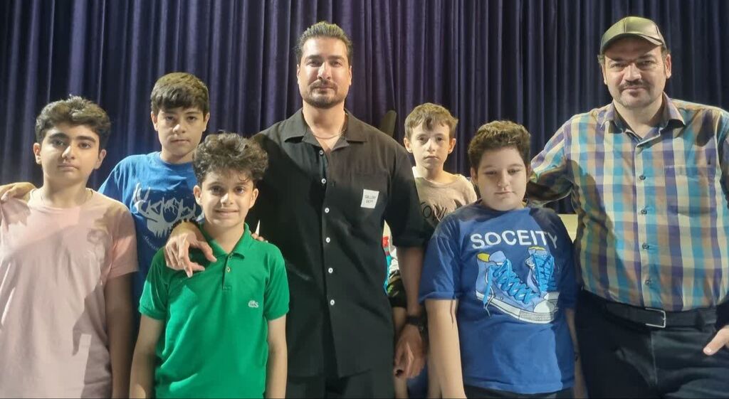 1337454-1 نشست اعضای کارگاههای بازیگری با بازیگران تئاتر و سینما در کانون کرمانشاه