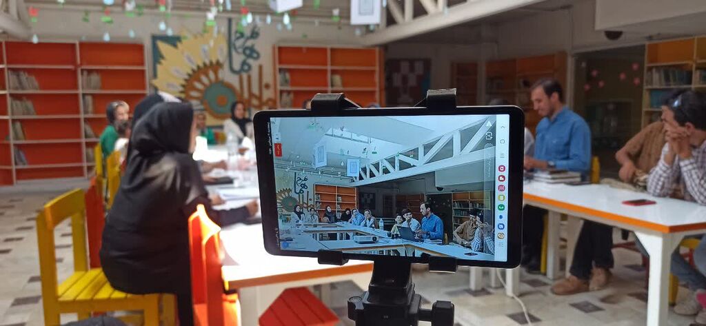 1337499-1 برگزاری ششمین نشست «پاتوق قصه و نقد» در کانون همدان