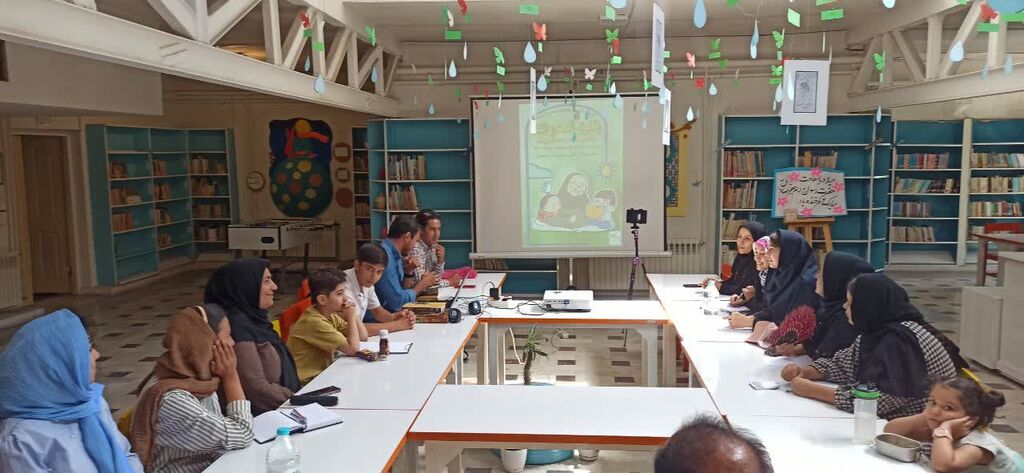 1337502-1 برگزاری ششمین نشست «پاتوق قصه و نقد» در کانون همدان