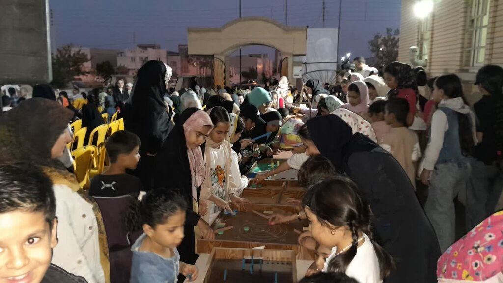 1337666-1 برگزاری جشن لبخند و امید در شاهرود