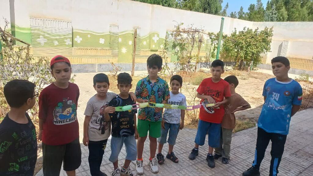 1337709-1 در کانون دامغان حلقههای همدلی، نماد وحدت شدند