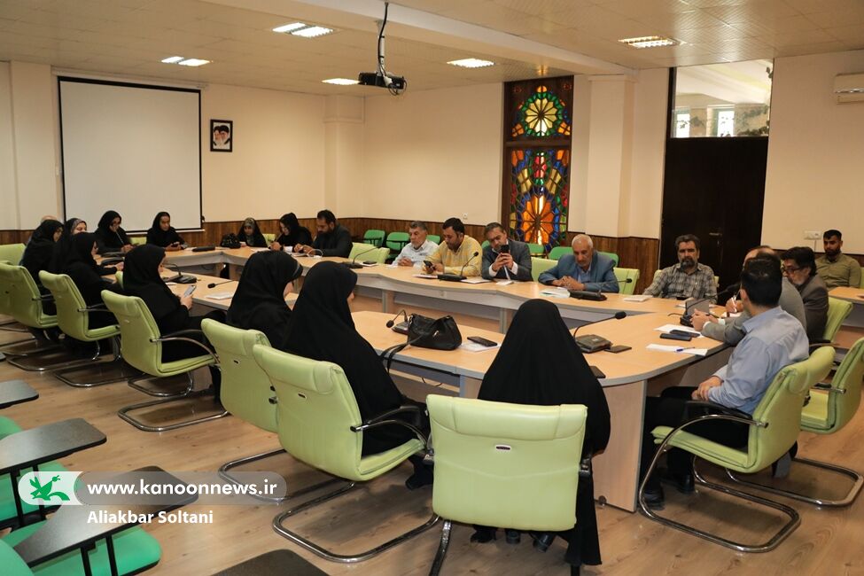 1337809-1 هوشنگ مرادی کرمانی نویسندهایی است که صداقت را به جهانی معرفی کرد