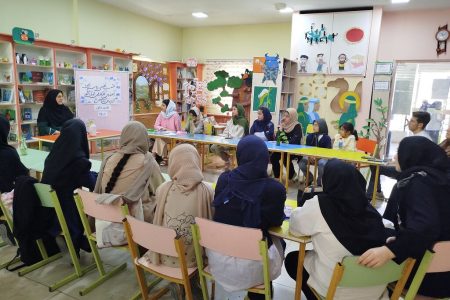 برگزاری نشست‌های ادبی برای اعضای مراکز فرهنگی و هنری به همت آفرینش‌های ادبی کانون استان قزوین