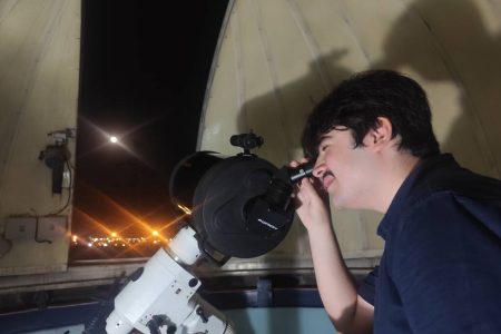 رصد ماه خونین در مرکز علوم تهران