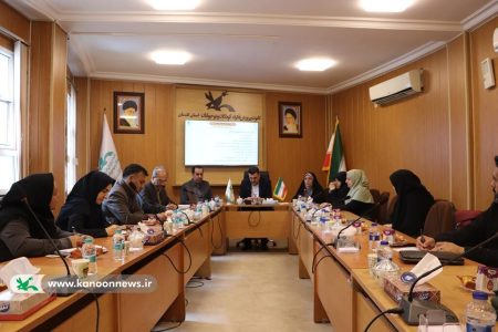 جلسه برنامه‌ریزی و هماهنگی هفته ملی کودک در کانون گلستان برگزار شد