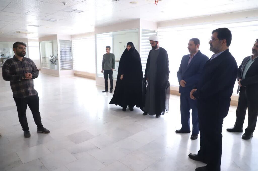 بازدید استاندار و تیم همراه از کانون پرورش فکری کودکان و نوجوانان استان قم