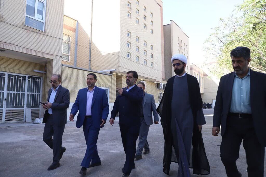 بازدید استاندار و تیم همراه از کانون پرورش فکری کودکان و نوجوانان استان قم