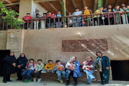 بازدید اعضای کانون تفرش از خانه اجدادی حکیم نظامی