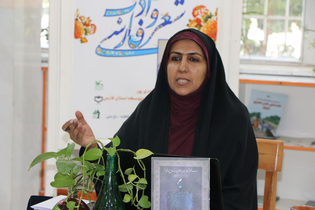 1338837-1 مرکز شمارهیک شیراز میزبان کارگاههای تخصصی شعرخوانی برای کودکان، نوجوانان و والدین شد