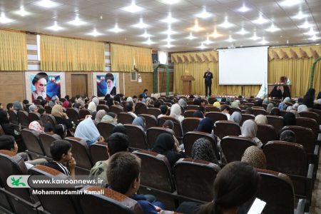 مدیرکانون زبان ایران استان کرمان با زبان‌آموزان سیرجانی دیدار کرد