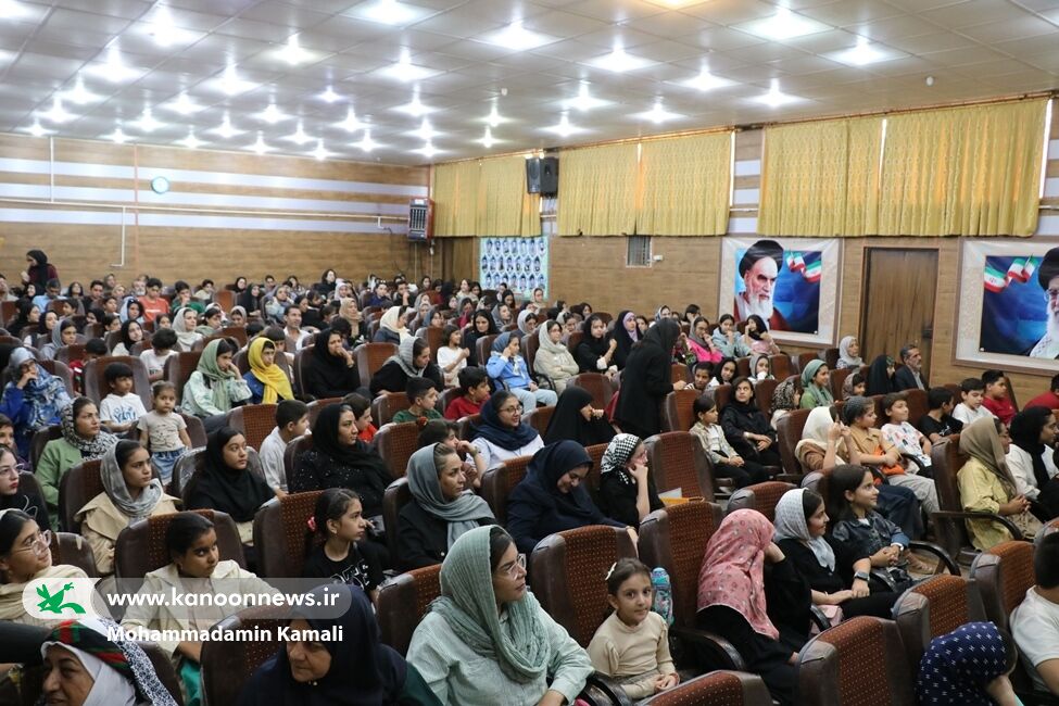 1338860-1 مدیرکانون زبان ایران استان کرمان با زبانآموزان سیرجانی دیدار کرد