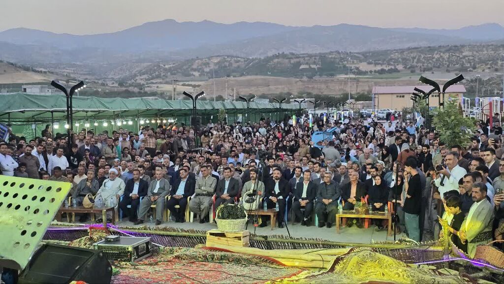 بارش هنر کودکان در جشنواره انگور سیاه سردشت