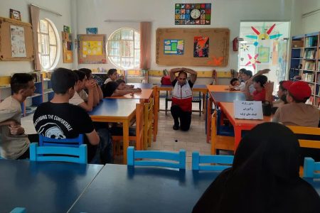 آموزش کمک‌های اولیه و مانور زلزله در کانون تفرش