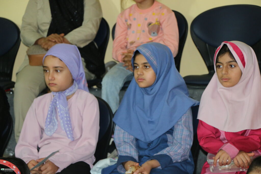 1339502-1 کارگاه آموزشی انجمن نمایش تجیر درکانون فارس اجرا شد