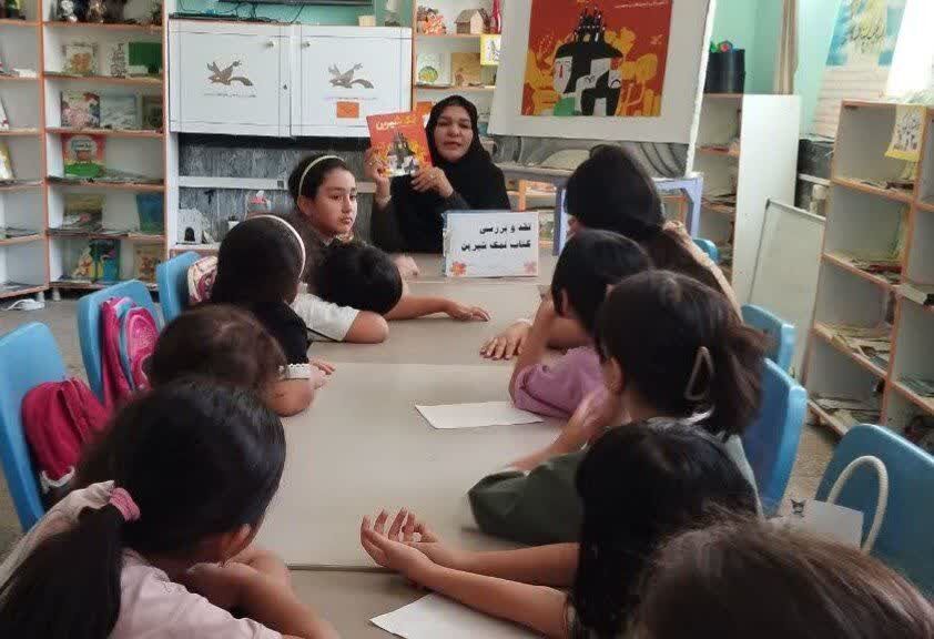 1339526-1 روزشعر وادب فارسی در مرکز ایوان