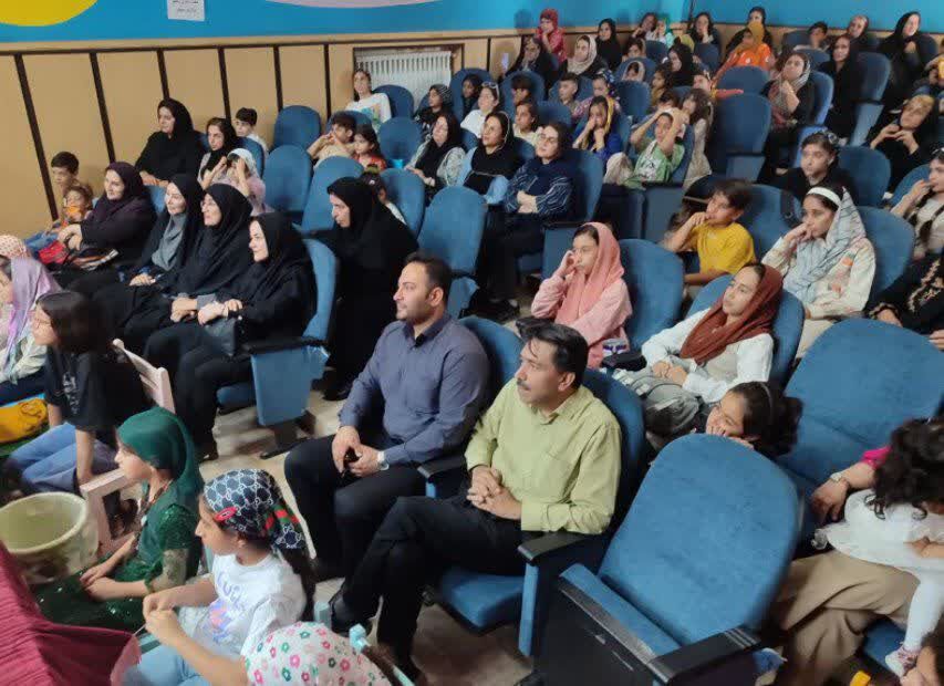 1339633-1 برگزاری جشن باشکوه میلاد پیامبر رحمت در مرکز روانسر