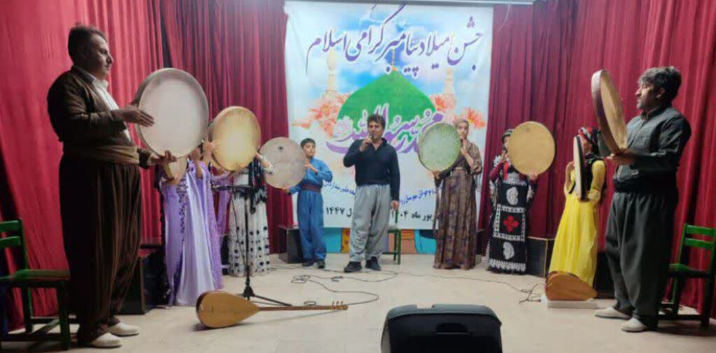 1339634-1 برگزاری جشن باشکوه میلاد پیامبر رحمت در مرکز روانسر