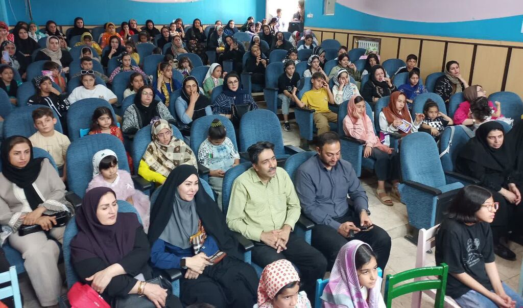 1339640-1 برگزاری جشن باشکوه میلاد پیامبر رحمت در مرکز روانسر