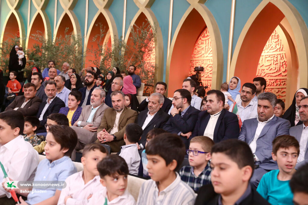 قدردانی وزیر آموزش و پرورش از کانون برای مشارکت در تولید برنامه «محفل ستاره‌ها»