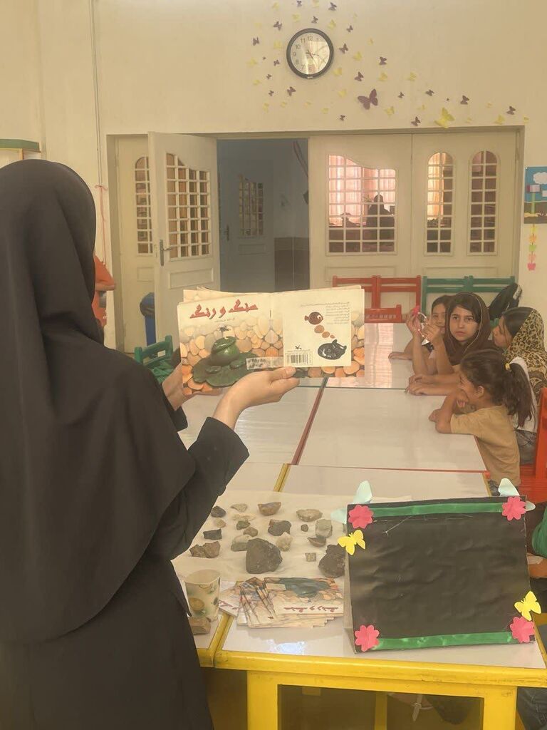 1339743-1 سنگ، رنگ و زندگی زیر چتر اوزون در اشنویه