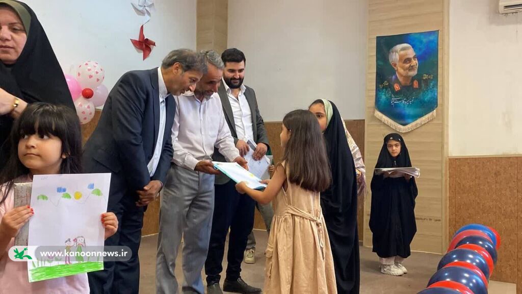 1339855-1 اختتامیه کارگاههای تابستانه کانون بندرگز برگزار شد