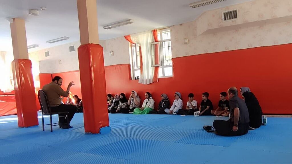 1339890-1 کارگاه بازیگری و تئاتر در مرکز پاوه برگزار شد