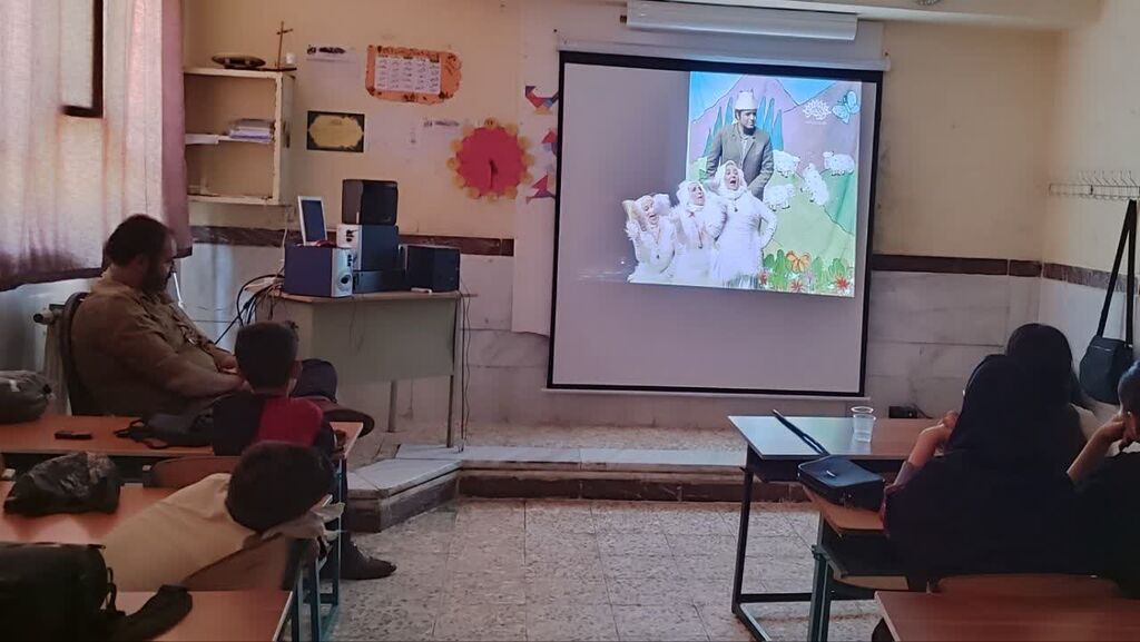 1339893-1 کارگاه بازیگری و تئاتر در مرکز پاوه برگزار شد