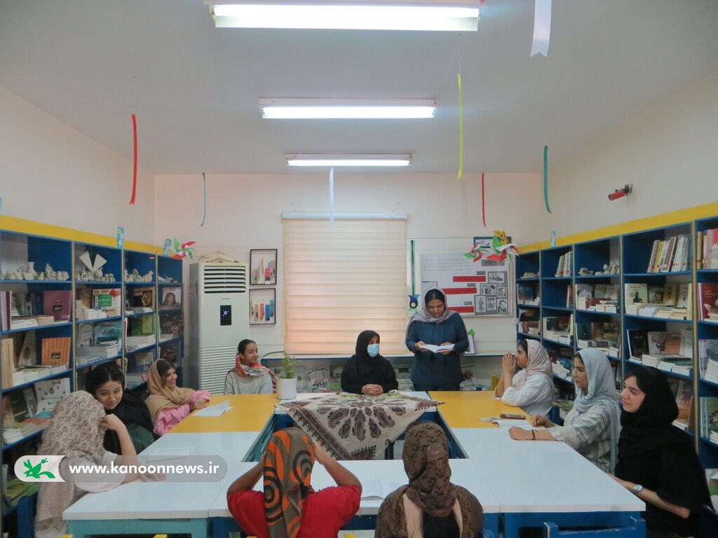 نشست‌های ادبی روز شعر و ادب فارسی در مراکز کنگان و وحدتیه