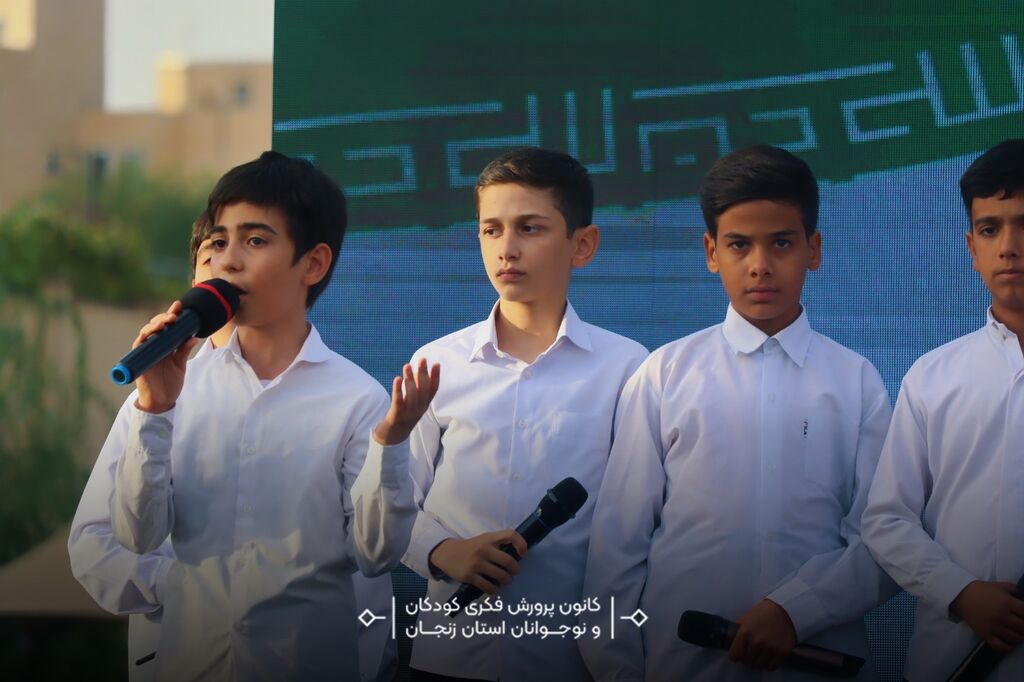 استقبال پرشور خانواده‌ها از نمایش شاد «گلی و ننه نُقلی» در صحن غدیر