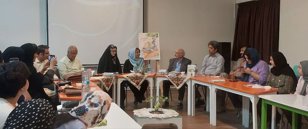 1340055-1 آیین رونمایی از آثار اعضای ادبی مرکز تربت حیدریه با عنوان «این نامۀ من بود»