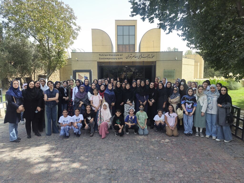 1340073-1 بازدید اعضای کانون استان تهران از موزه هنرهای معاصر