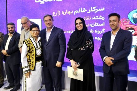 افتخارآفرینی عضو کانون استان مرکزی در اختتامیه سومین دوسالانه قصه‌گویی