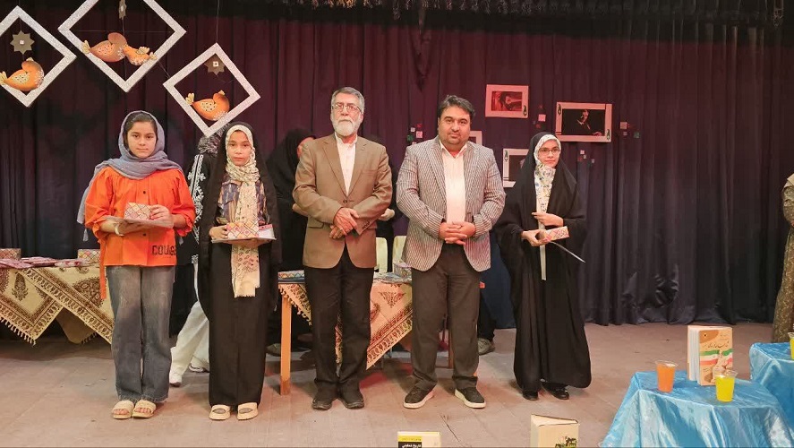 ویژه برنامه‌ی " آواز واژه‌ها، شهریار دل‌ها" کانون استان اصفهان