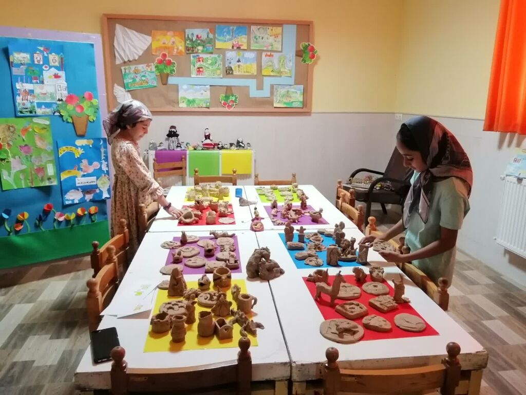 نمایشگاه «کانون رنگین من» در مرکز شماره ۲ نیشابور