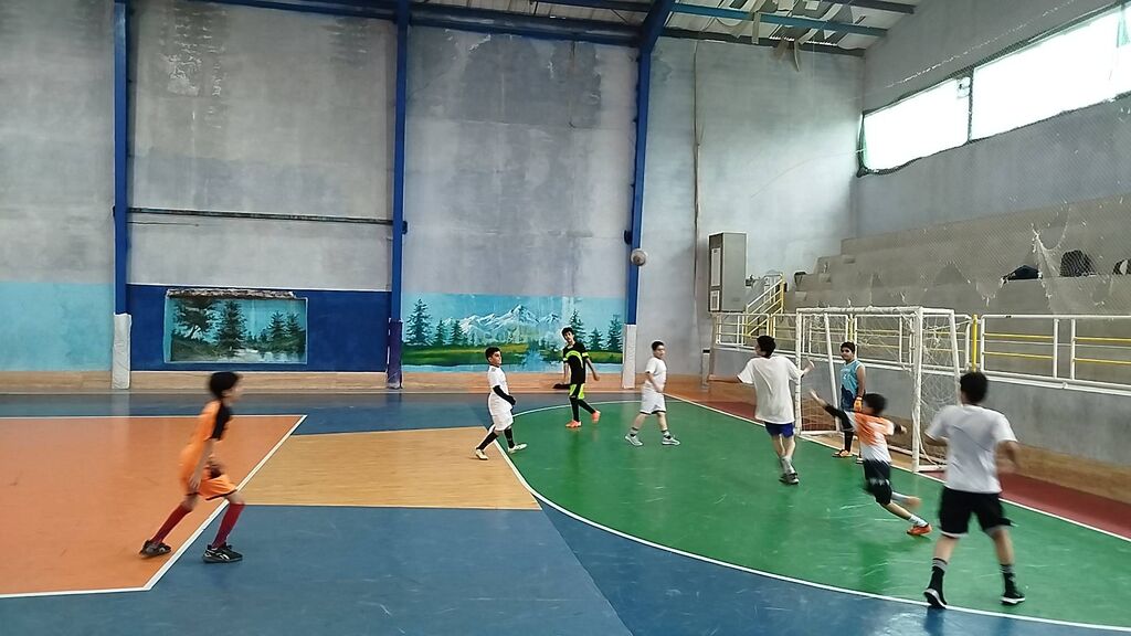 رقابت دوستانه فوتسال نوجوانان در کانون ساری با شور و نشاط تابستانی برگزار شد