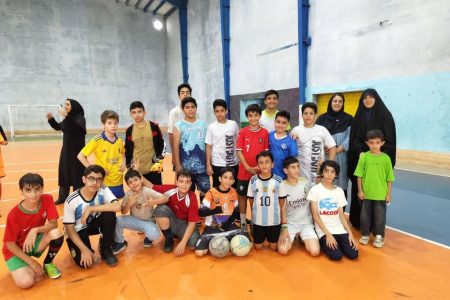 رقابت دوستانه فوتسال نوجوانان در کانون ساری با شور و نشاط تابستانی برگزار شد