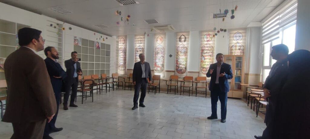 1340455-1 در آستانه هفته ی ملی کودک، بازدید اعضای شورای شهر و مسئولان شهرداری از مجتمع فرهنگی هنری کانون واقع در پردیسان