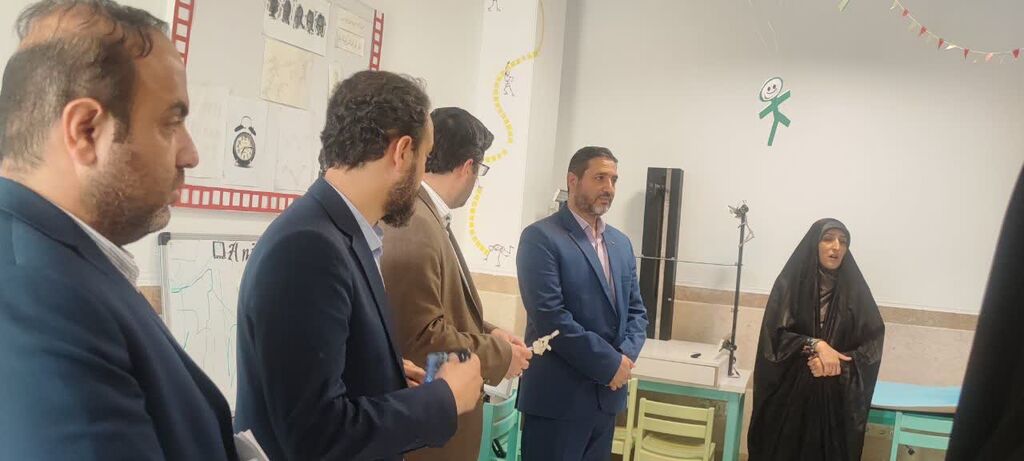 1340456-1 در آستانه هفته ی ملی کودک، بازدید اعضای شورای شهر و مسئولان شهرداری از مجتمع فرهنگی هنری کانون واقع در پردیسان