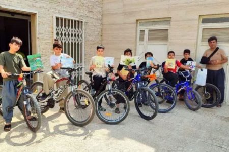 هم‌نوایی کتاب، دف و دوچرخه در مرکز روانسر