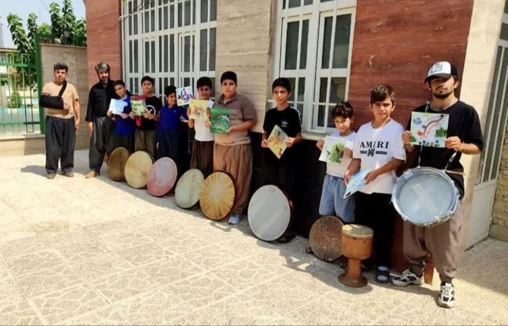 هم‌نوایی کتاب، دف و دوچرخه در مرکز روانسر